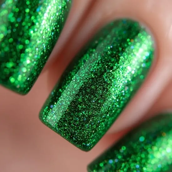 11 Simple Green Christmas Nails IMG03