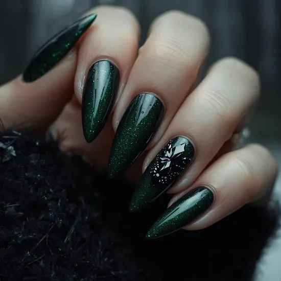 15+ Goth Christmas Nails IMG05