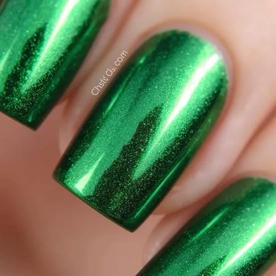 11 Simple Green Christmas Nails IMG10