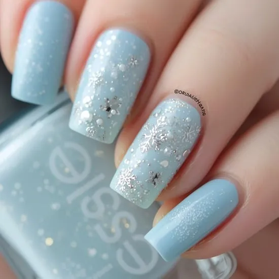 subtle christmas nails IMG11